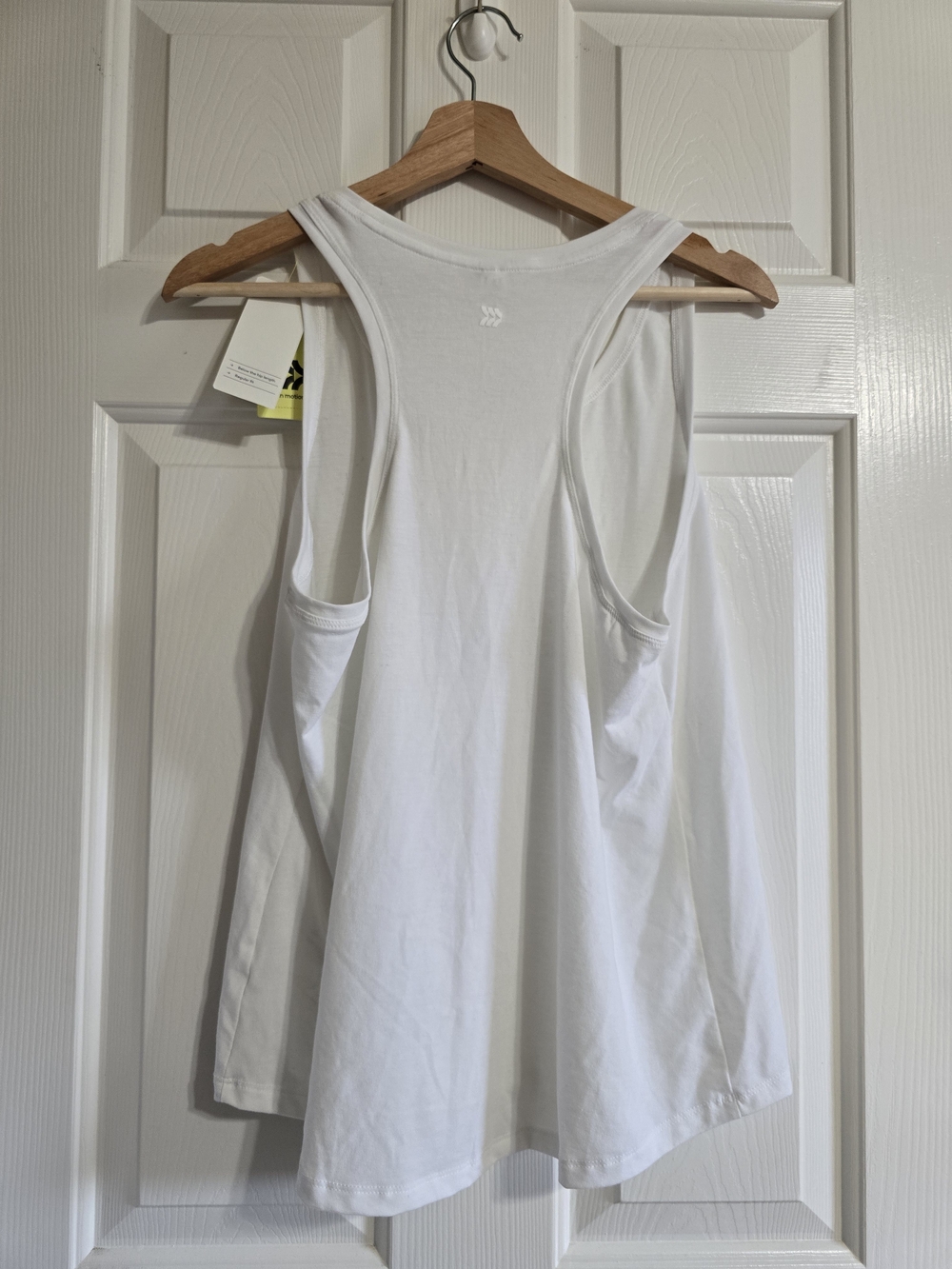 All in Motion Beyond Ease Scoop Neck Racerback Tank Moisture Wicking White M - Picture 5 of 6